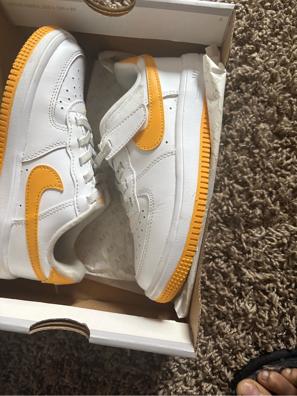 Nike Kids White and Yellow Low-Top Sneakers